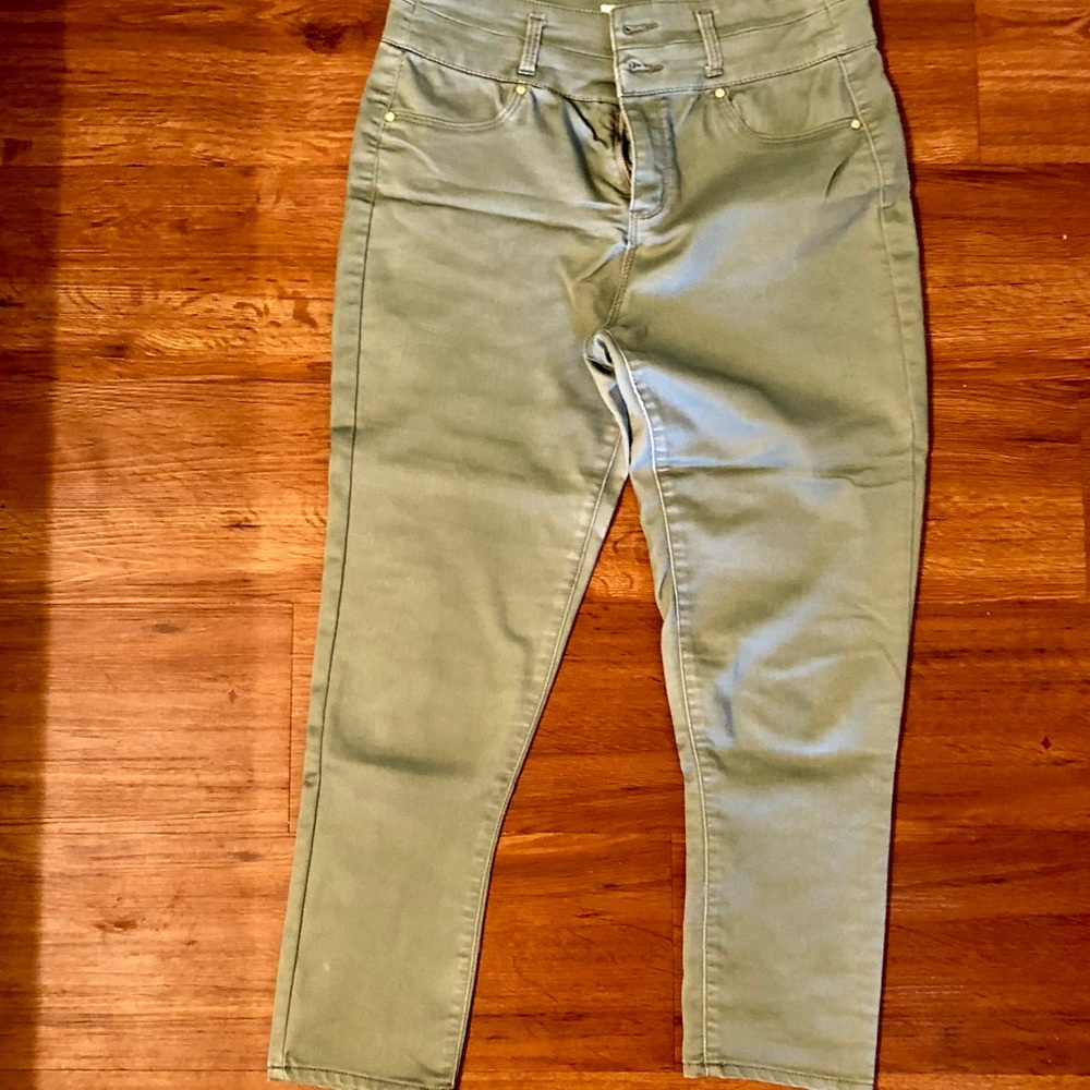 Women’s Capris